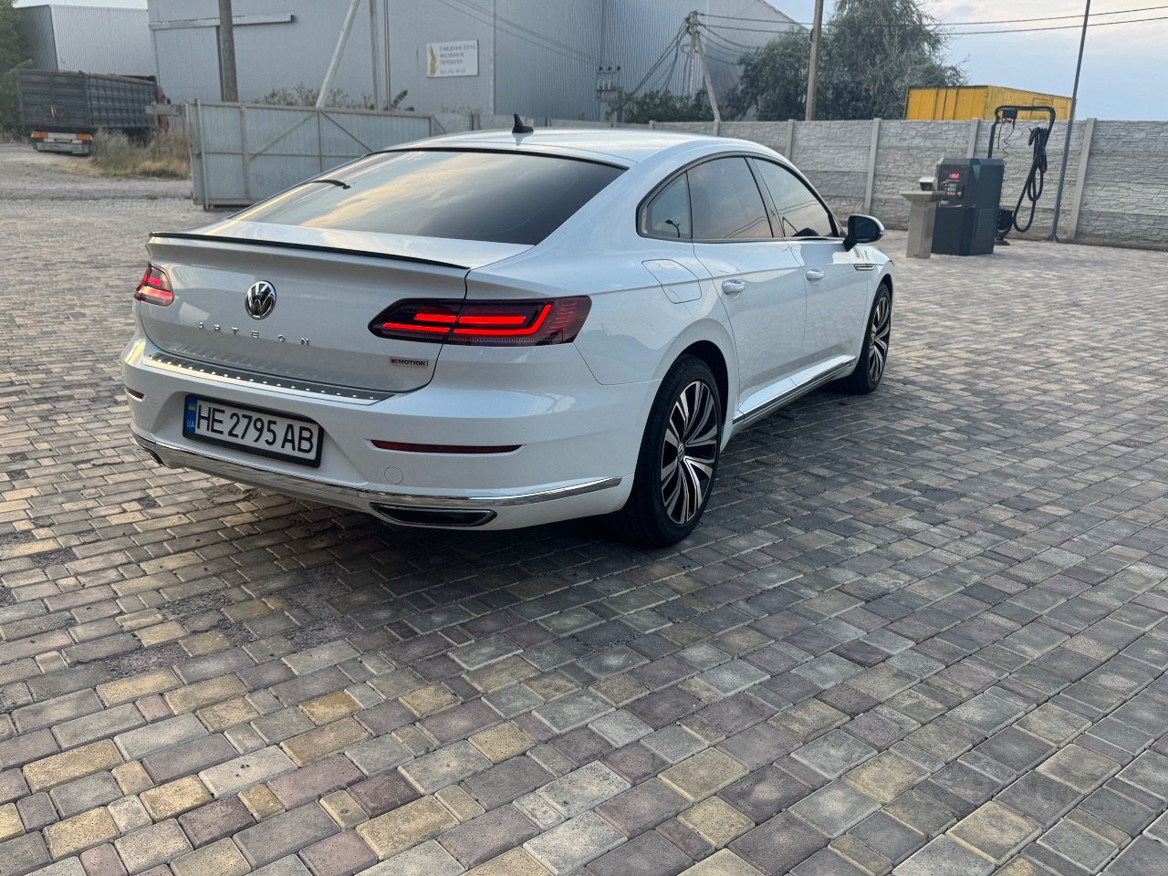 Volkswagen Arteon R - фото 5