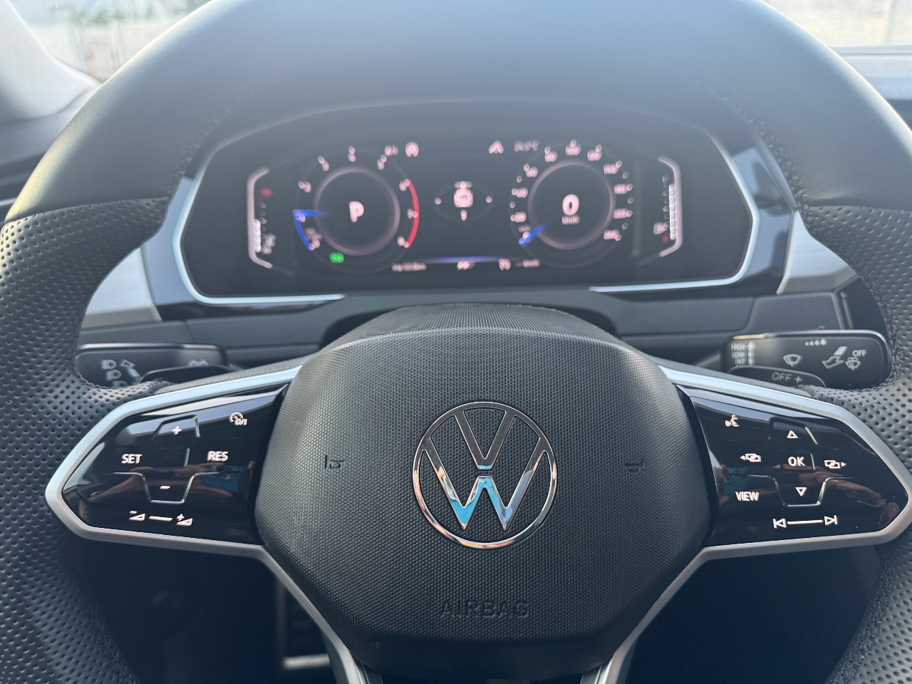 Volkswagen Arteon R - фото 15