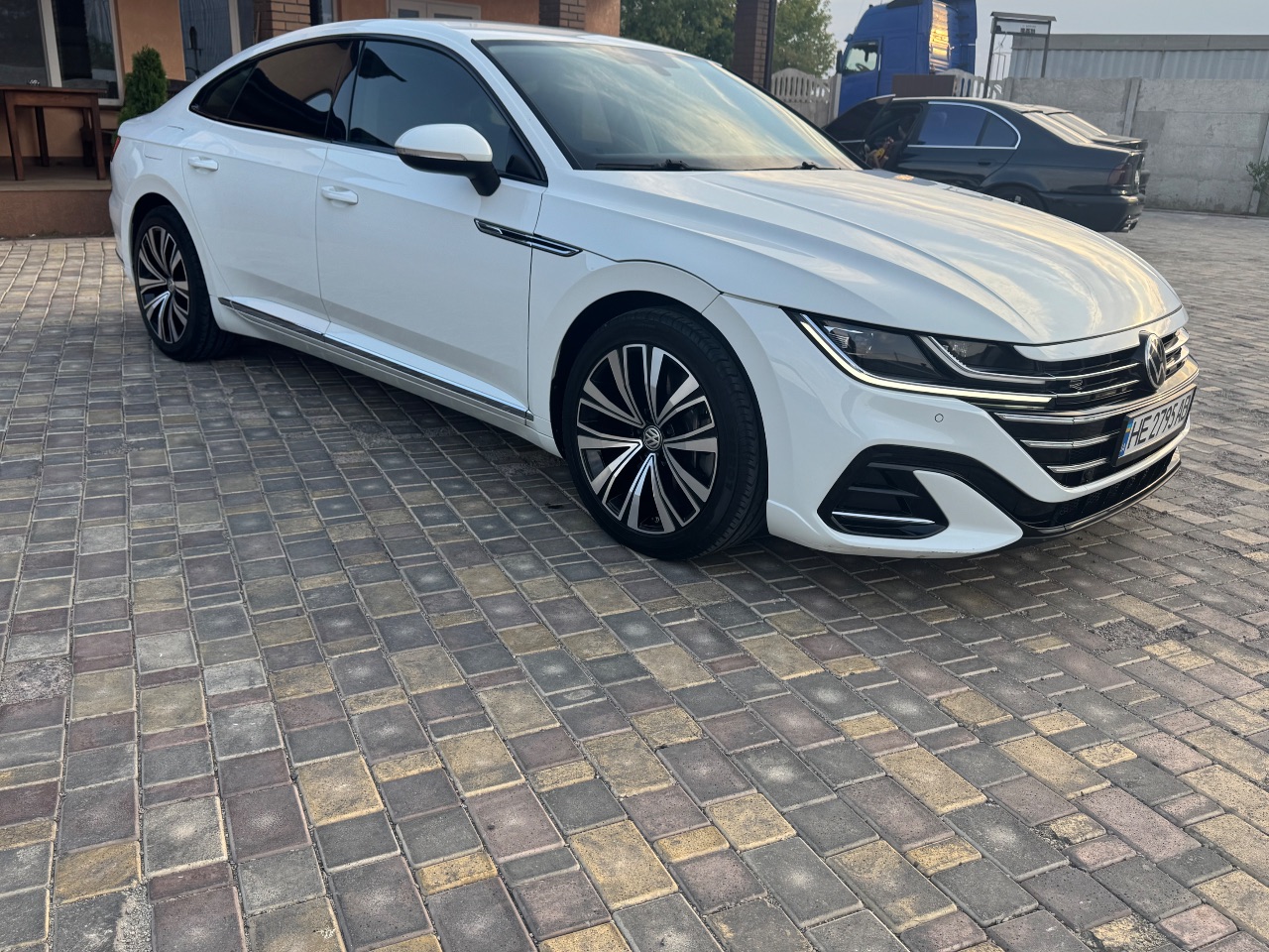 Volkswagen Arteon R - фото 3