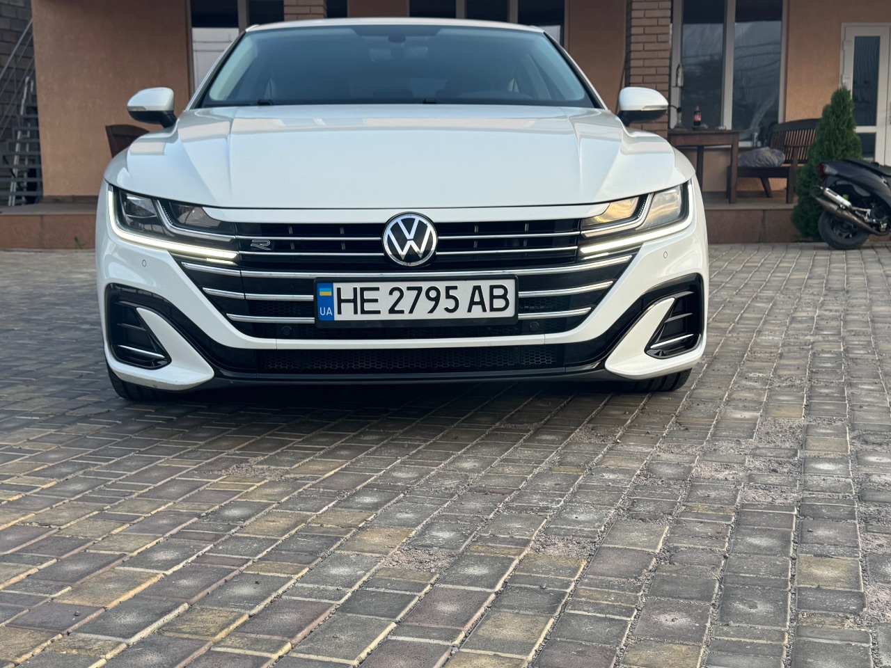 Volkswagen Arteon R - фото 11