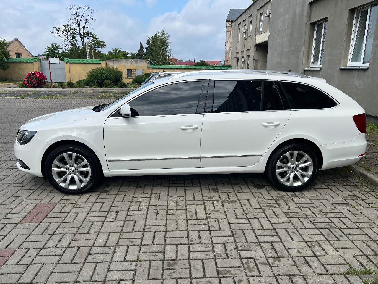 Skoda Superb - фото 3