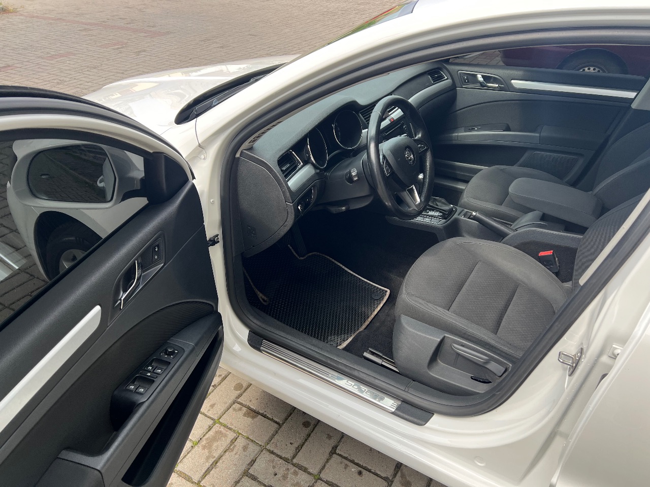 Skoda Superb - фото 9