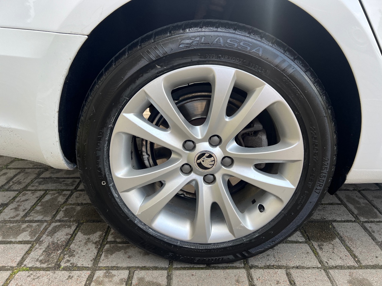 Skoda Superb - фото 17