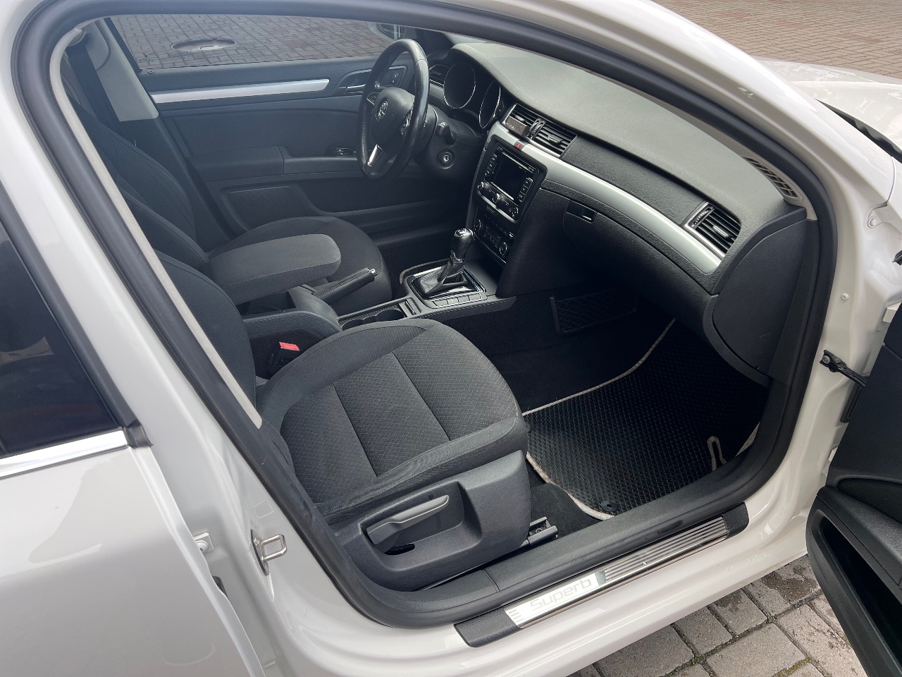 Skoda Superb - фото 11