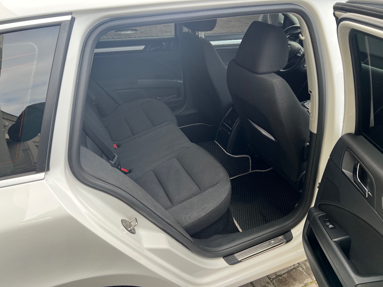 Skoda Superb - фото 12