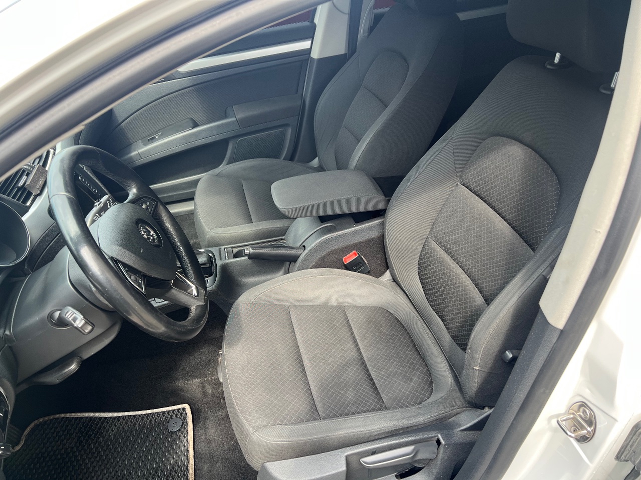 Skoda Superb - фото 10