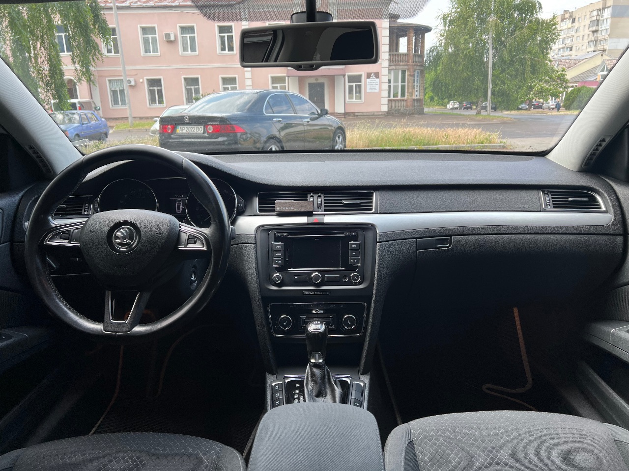 Skoda Superb - фото 15