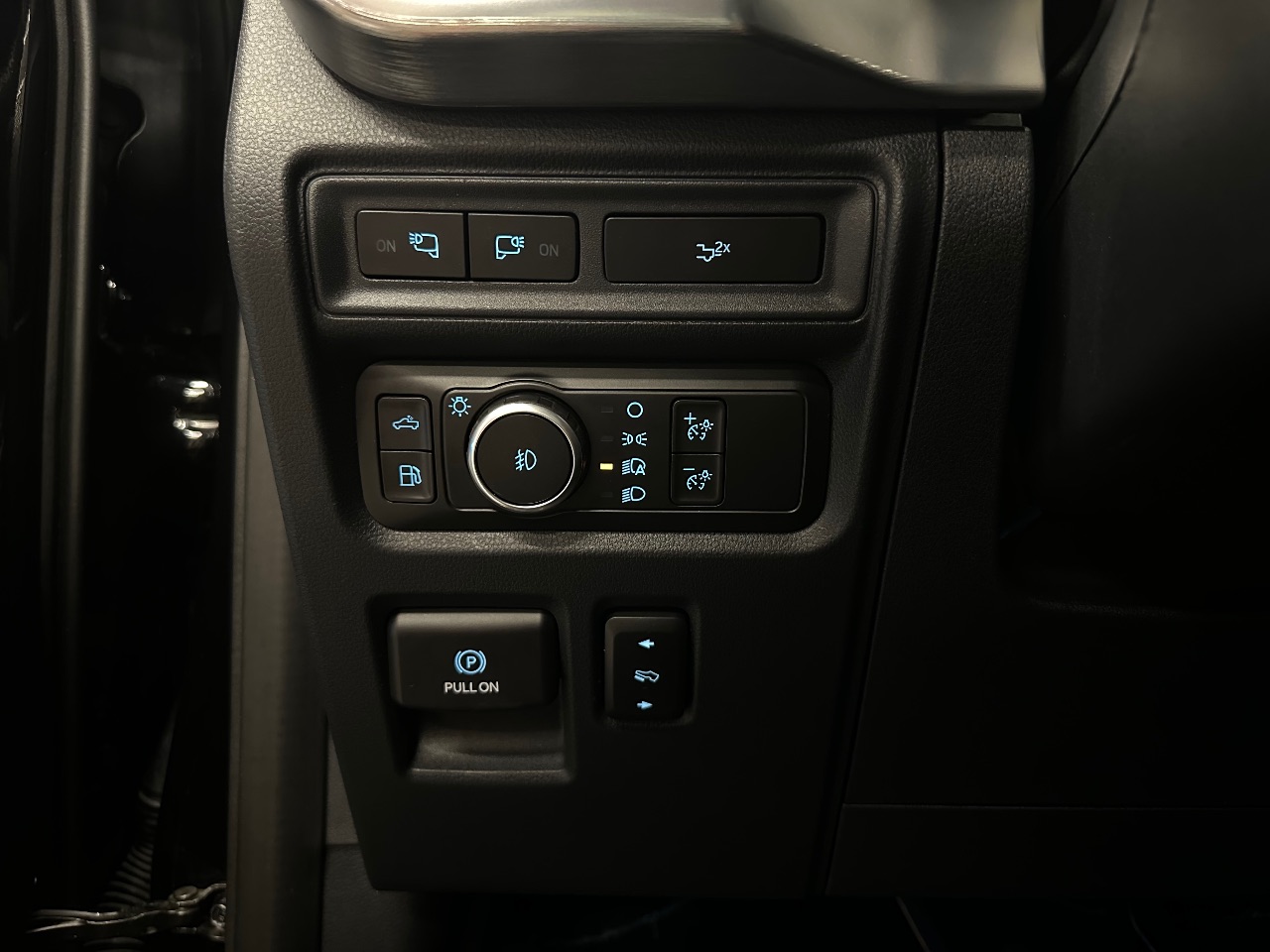 Ford F-150 - фото 28