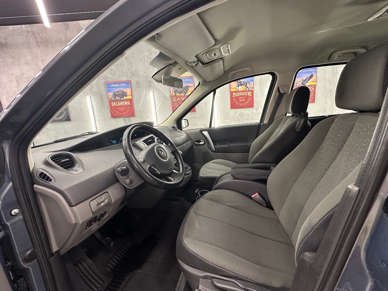 Renault Scenic - фото 12