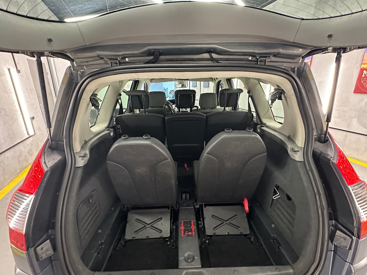 Renault Scenic - фото 15