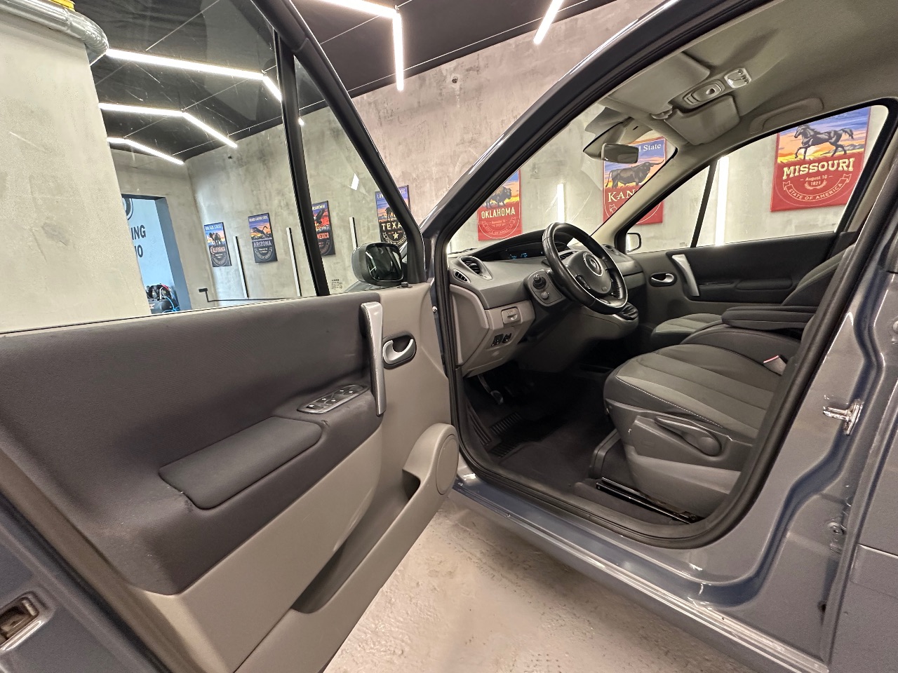 Renault Scenic - фото 13