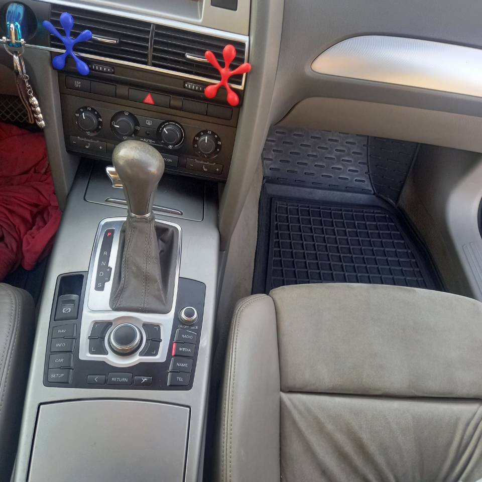 Audi A6 - фото 11