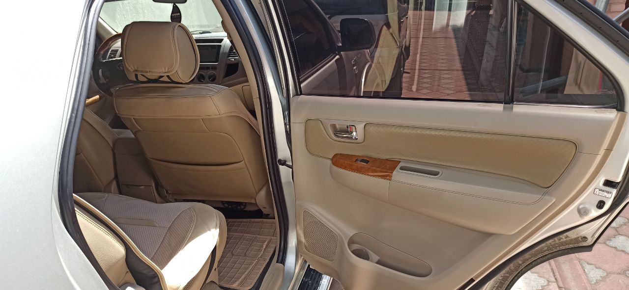 Toyota Fortuner - фото 13