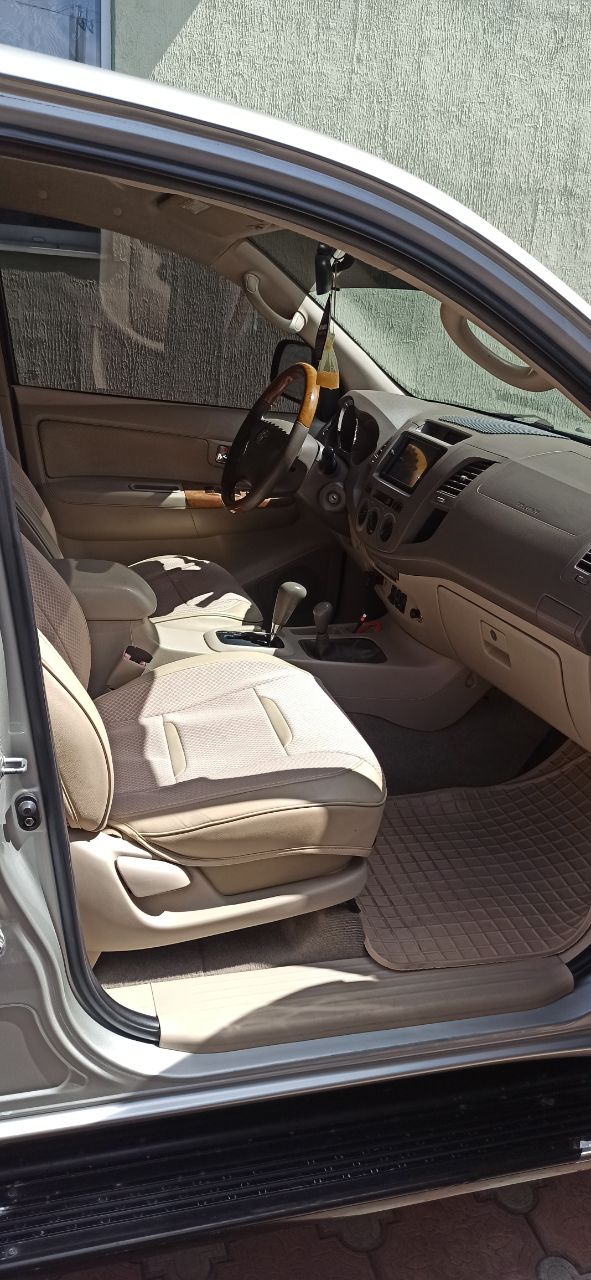 Toyota Fortuner - фото 14