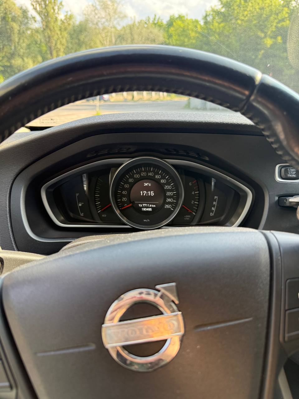 Volvo V40 - фото 2