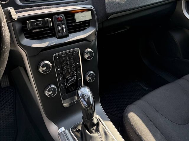 Volvo V40 - фото 3