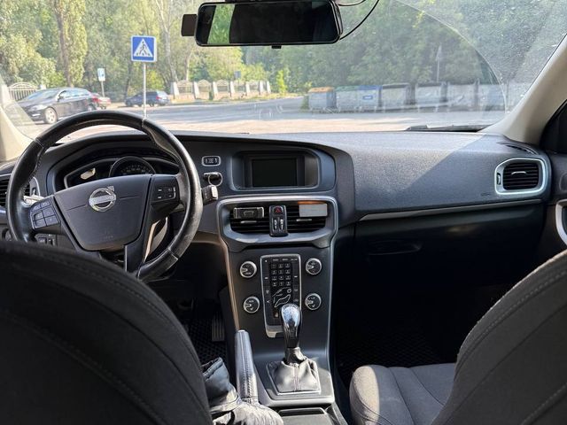 Volvo V40 - фото 4