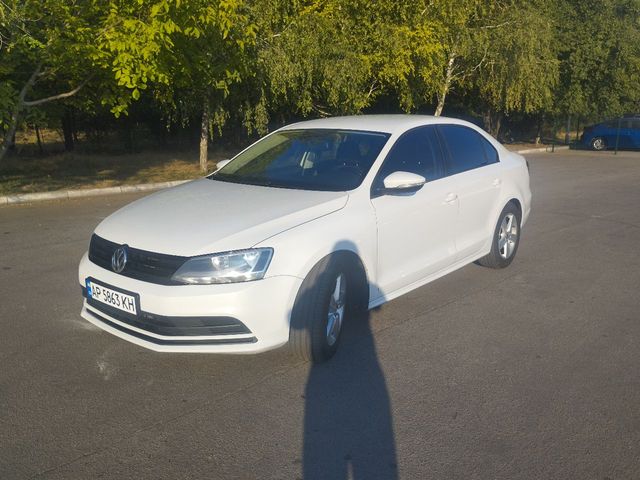 Volkswagen Jetta - фото 1