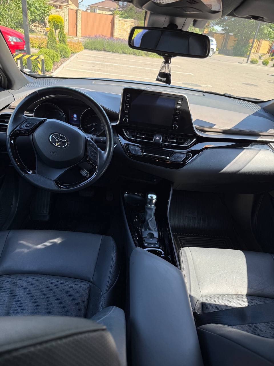 Toyota C-HR - фото 15