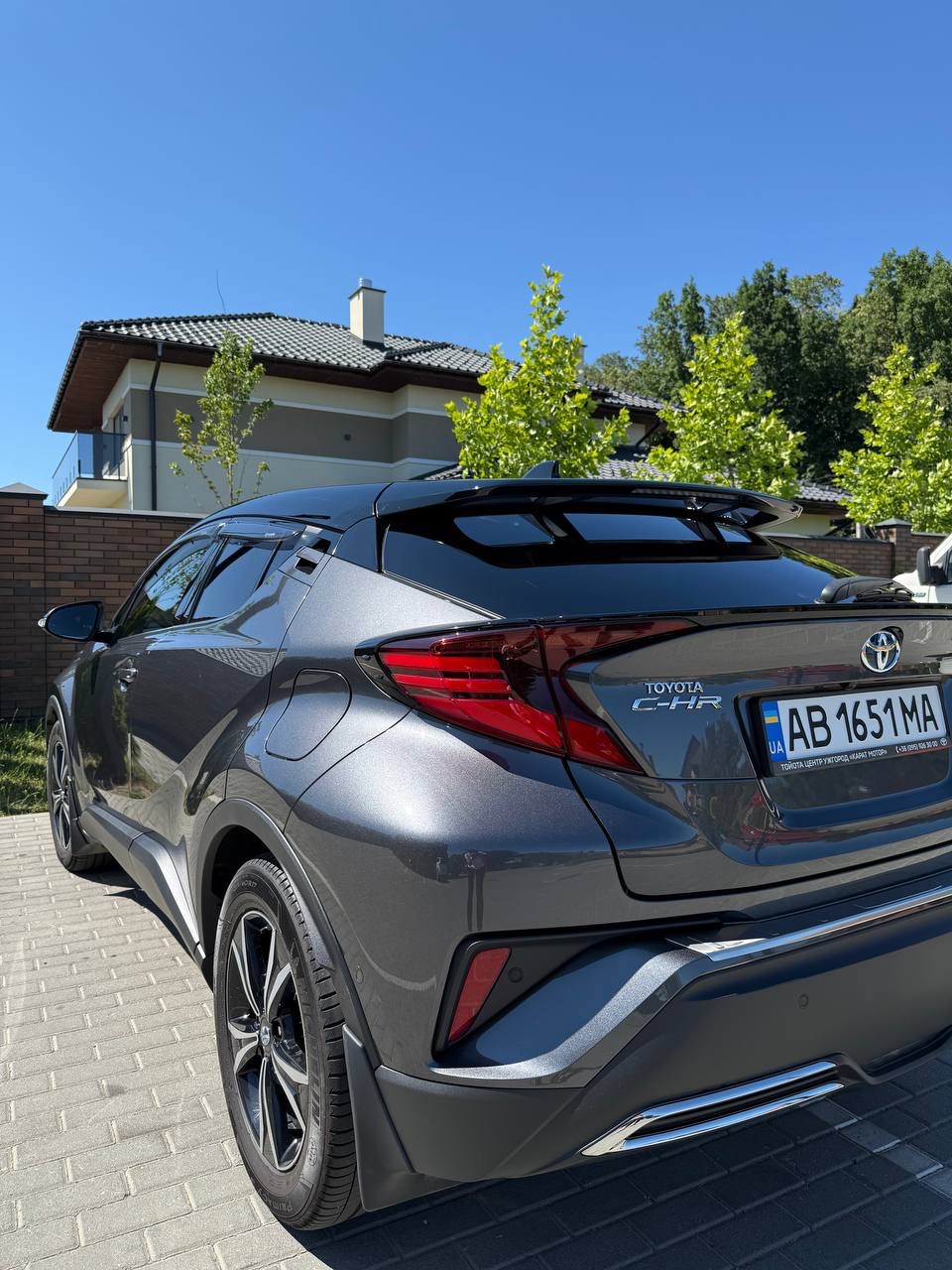 Toyota C-HR - фото 10