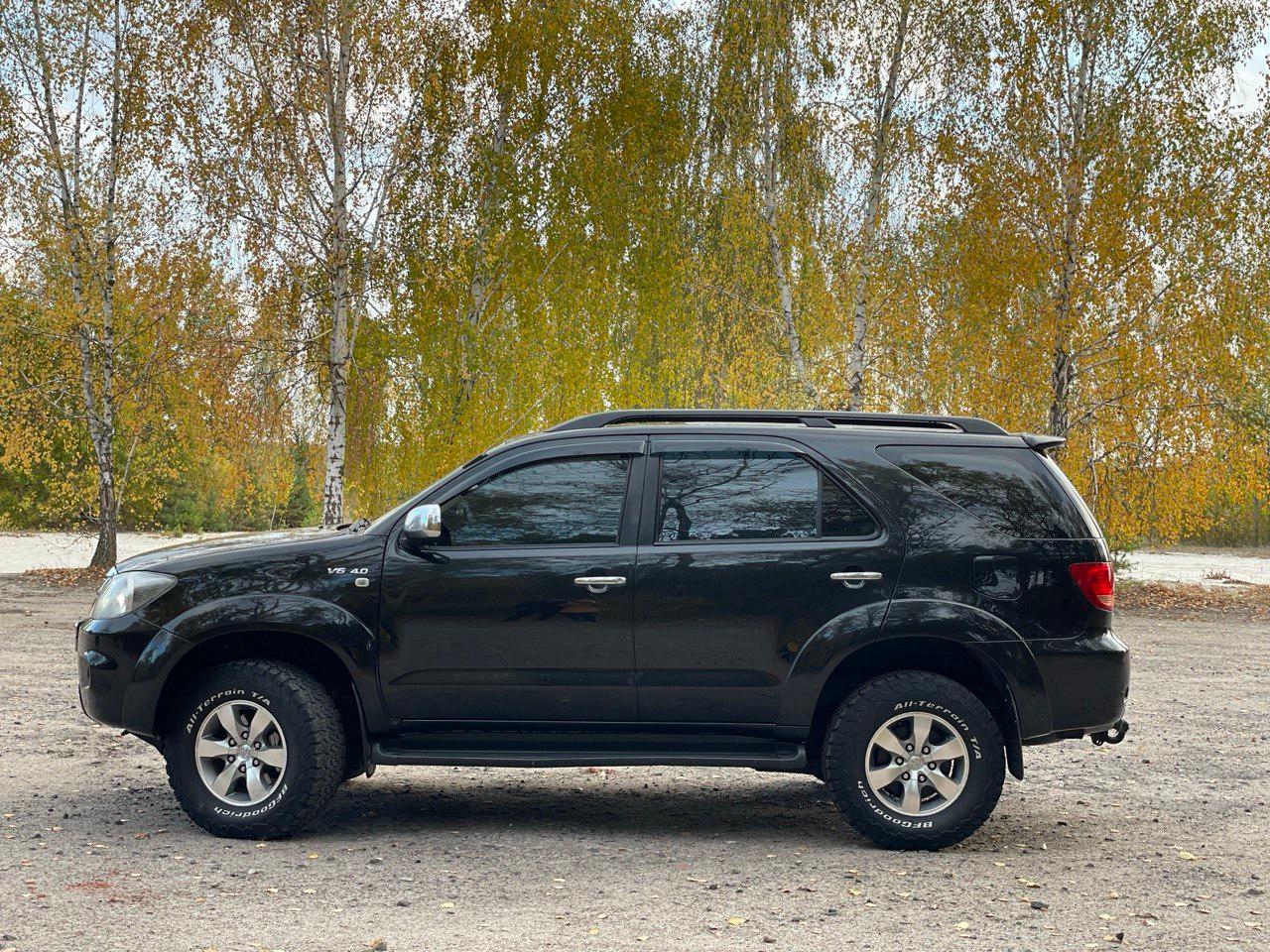 Toyota Fortuner - фото 4