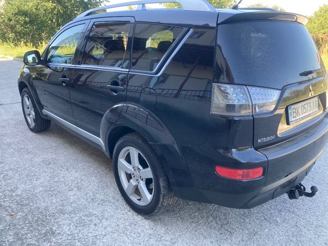 Mitsubishi Outlander - фото 3