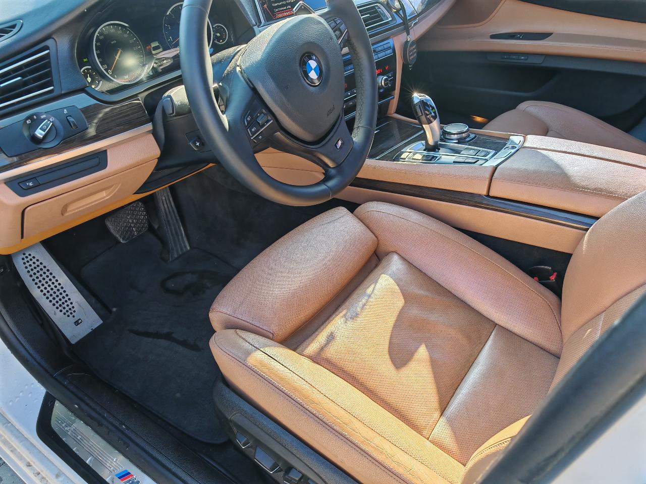 BMW 7 серії - фото 14