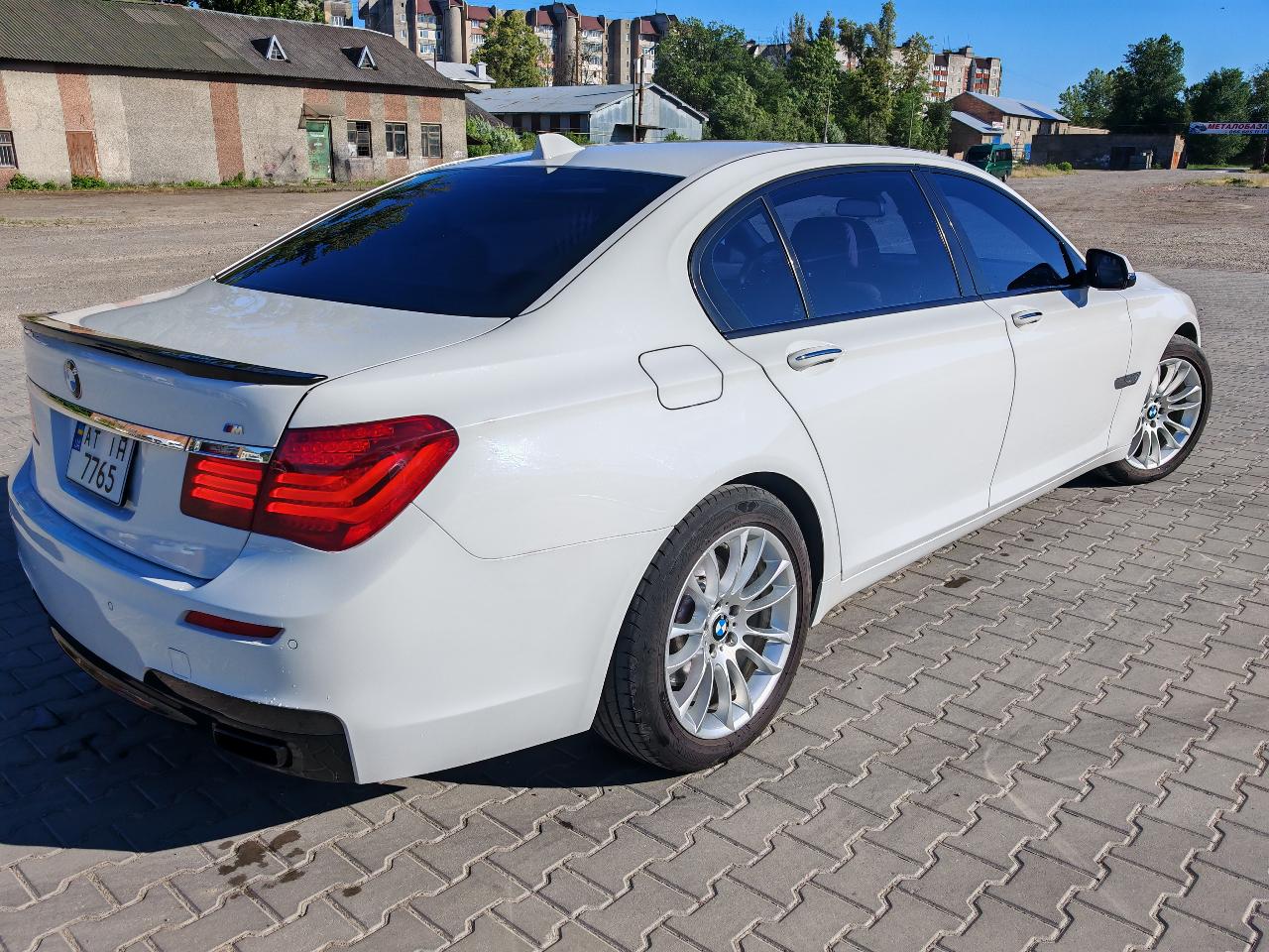 BMW 7 серії - фото 2