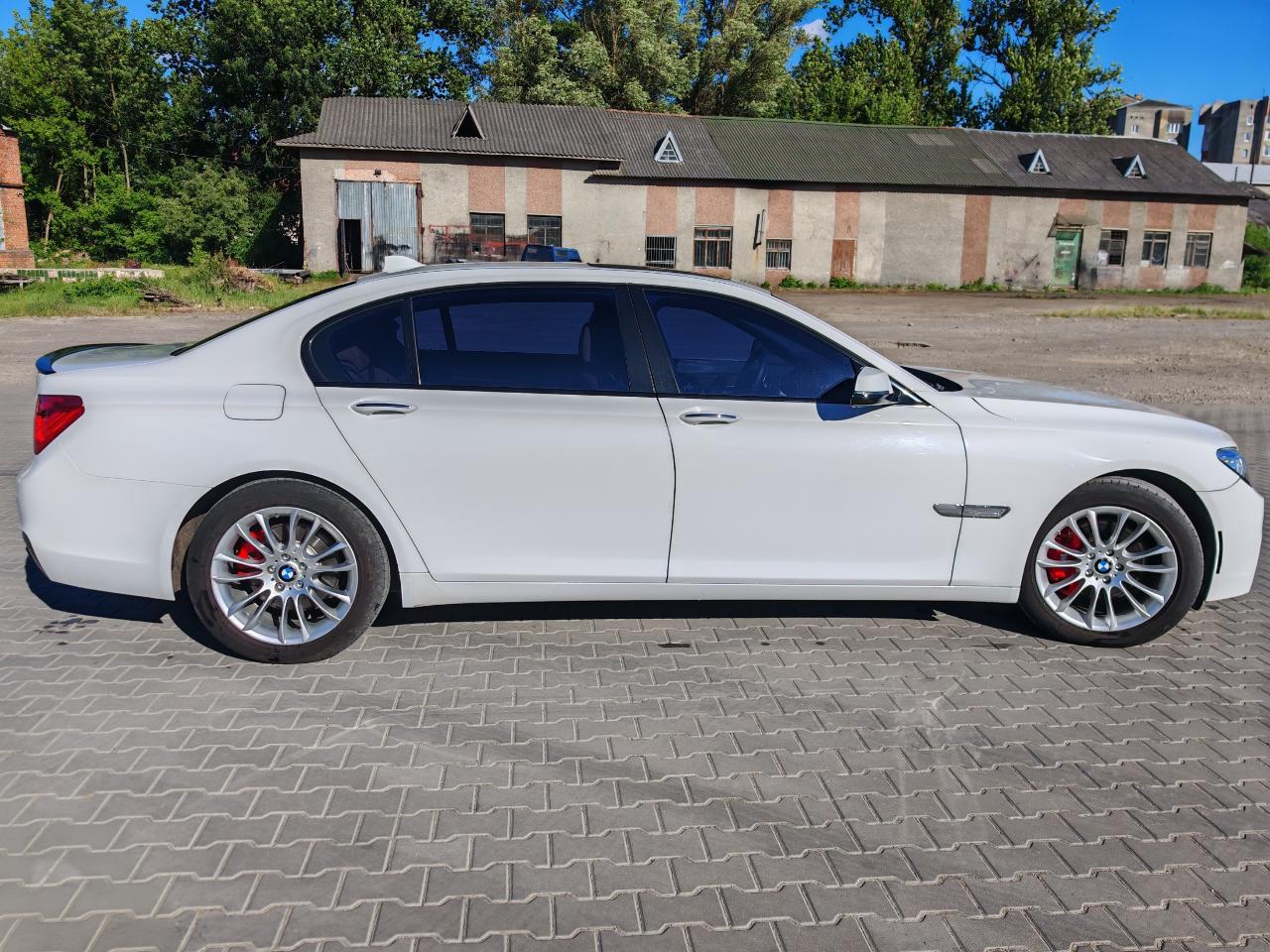 BMW 7 серії - фото 13
