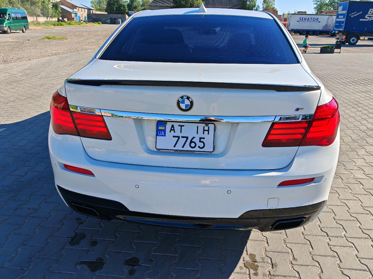 BMW 7 серії - фото 9