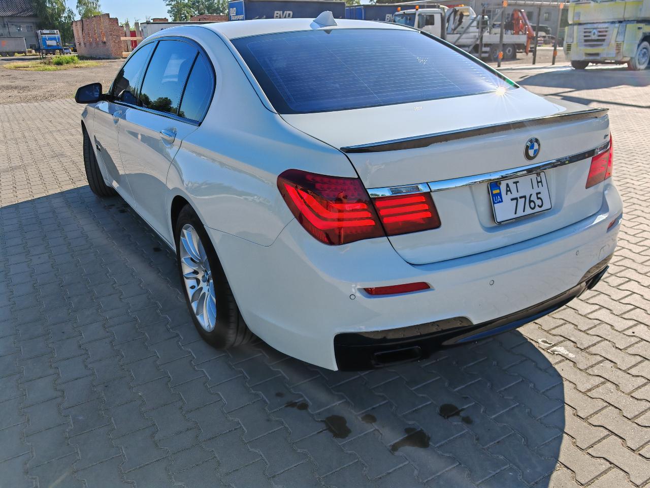 BMW 7 серії - фото 11