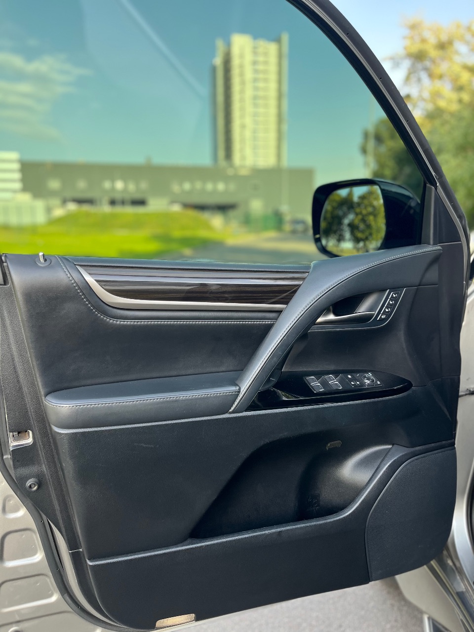 Lexus LX - фото 13