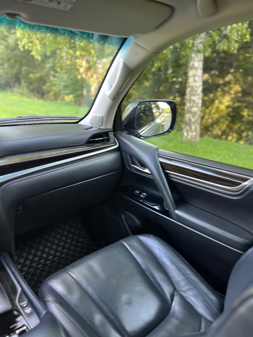 Lexus LX - фото 14