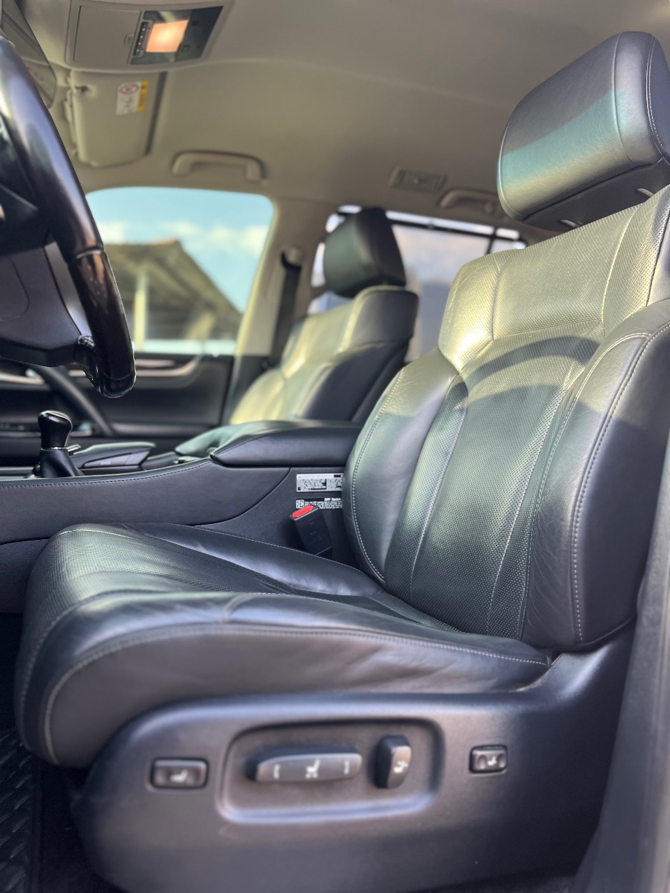 Lexus LX - фото 9