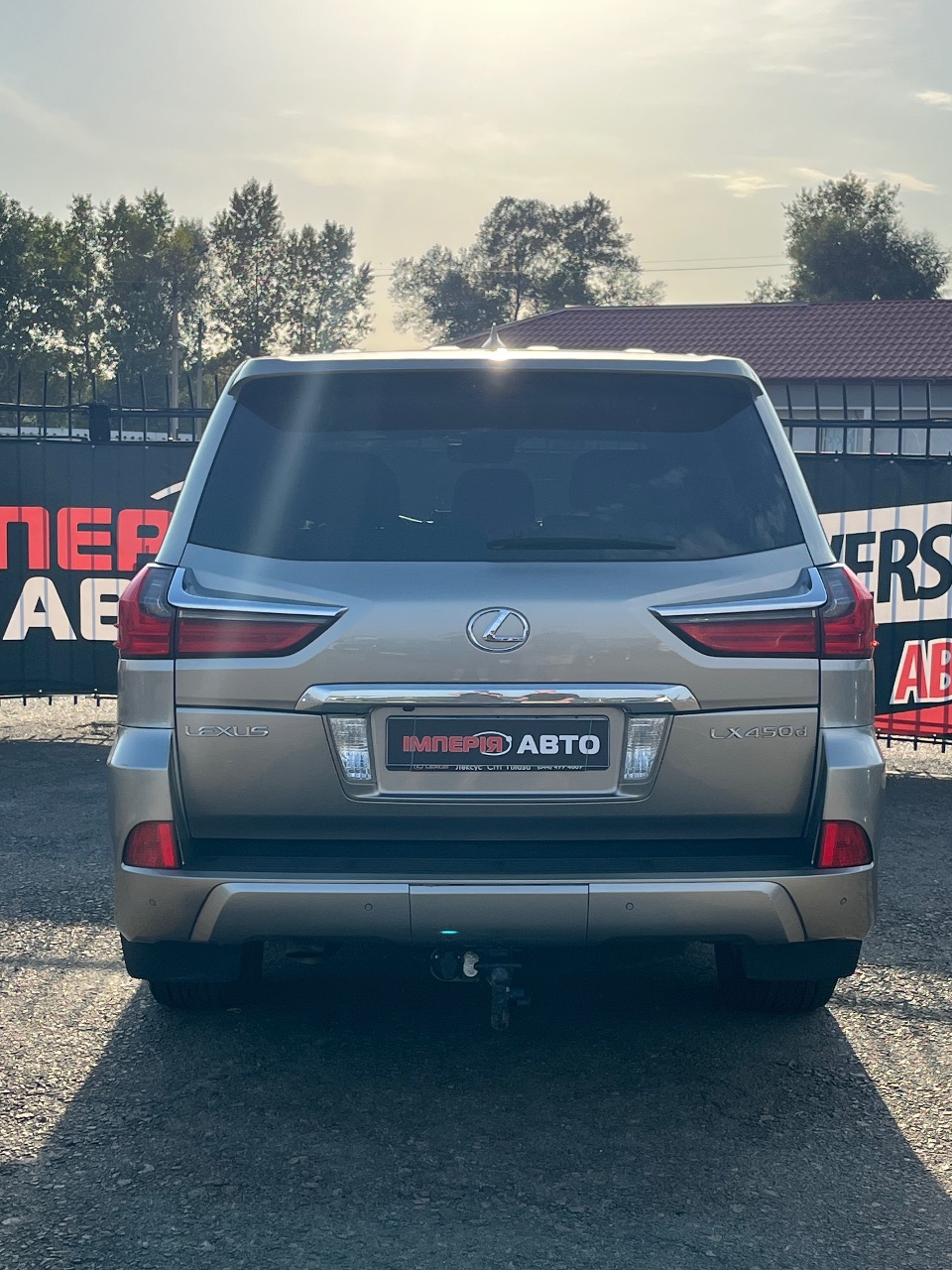 Lexus LX - фото 2