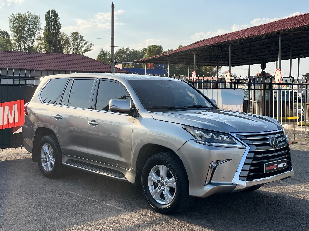 Lexus LX - фото 4
