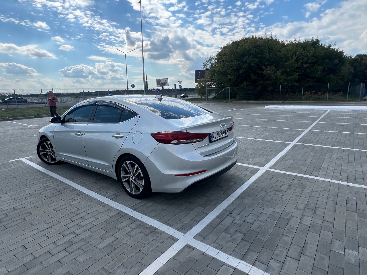 Hyundai Elantra - фото 6