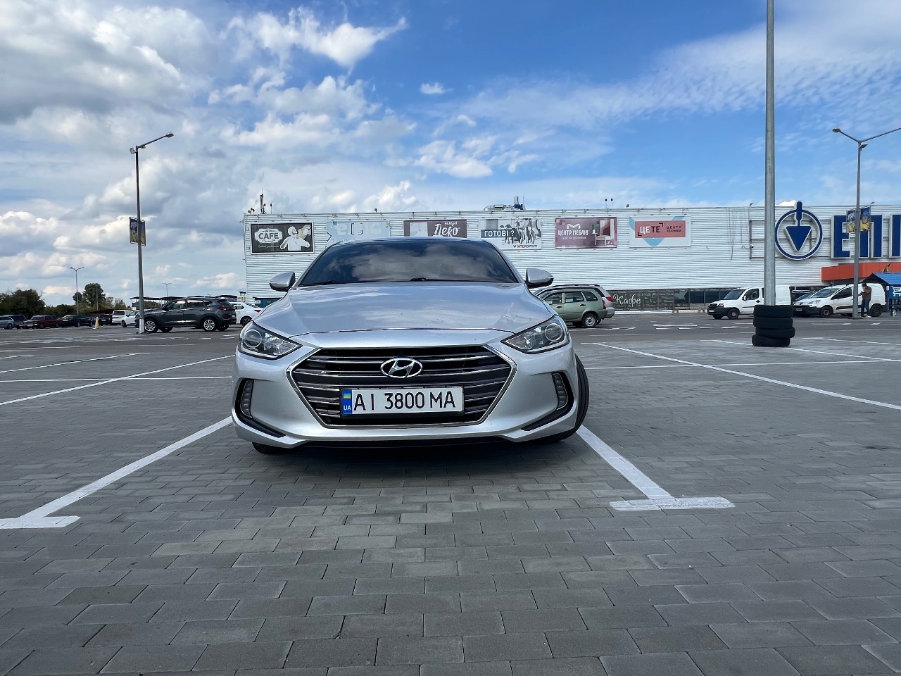 Hyundai Elantra - фото 3