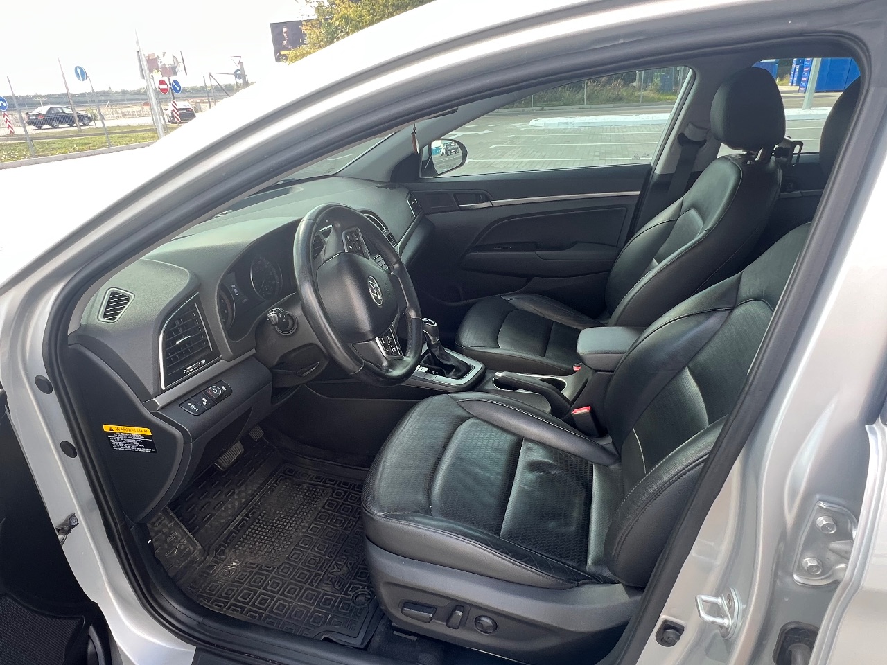 Hyundai Elantra - фото 7