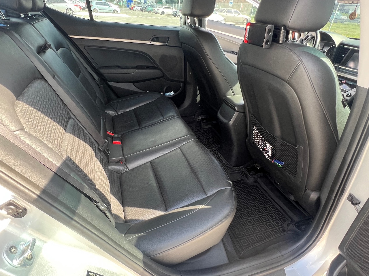 Hyundai Elantra - фото 9