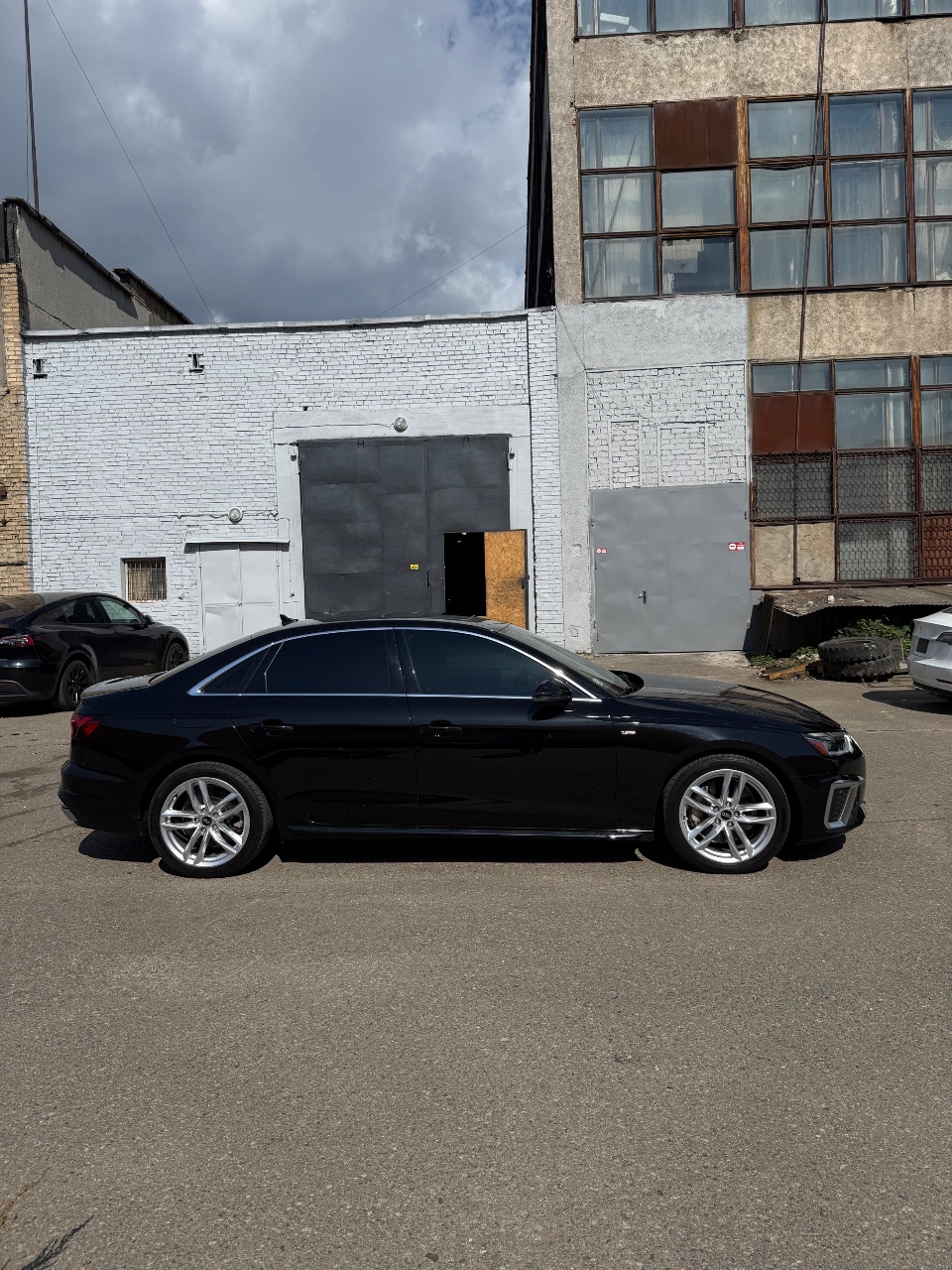 Audi A4 - фото 15