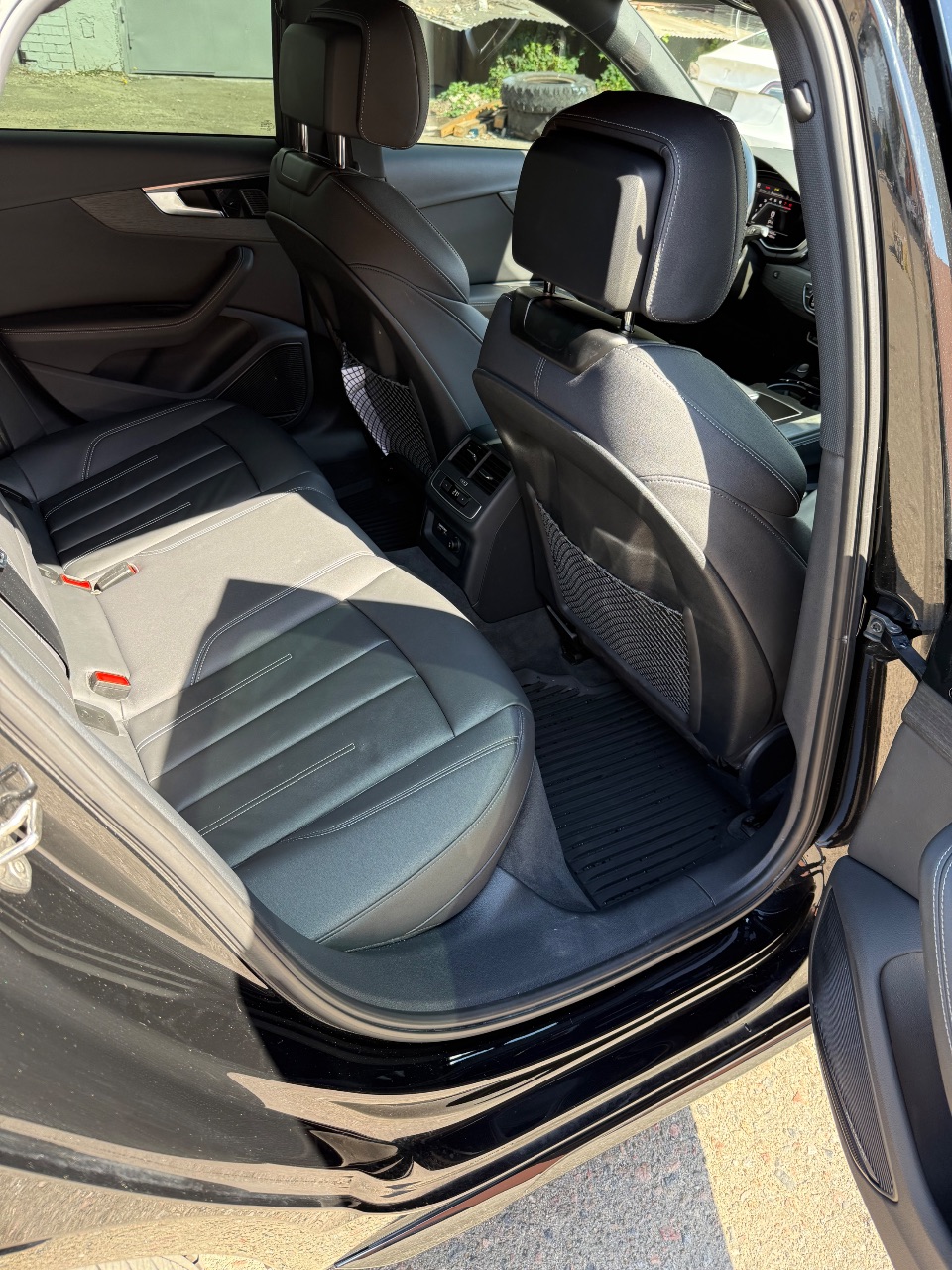 Audi A4 - фото 22