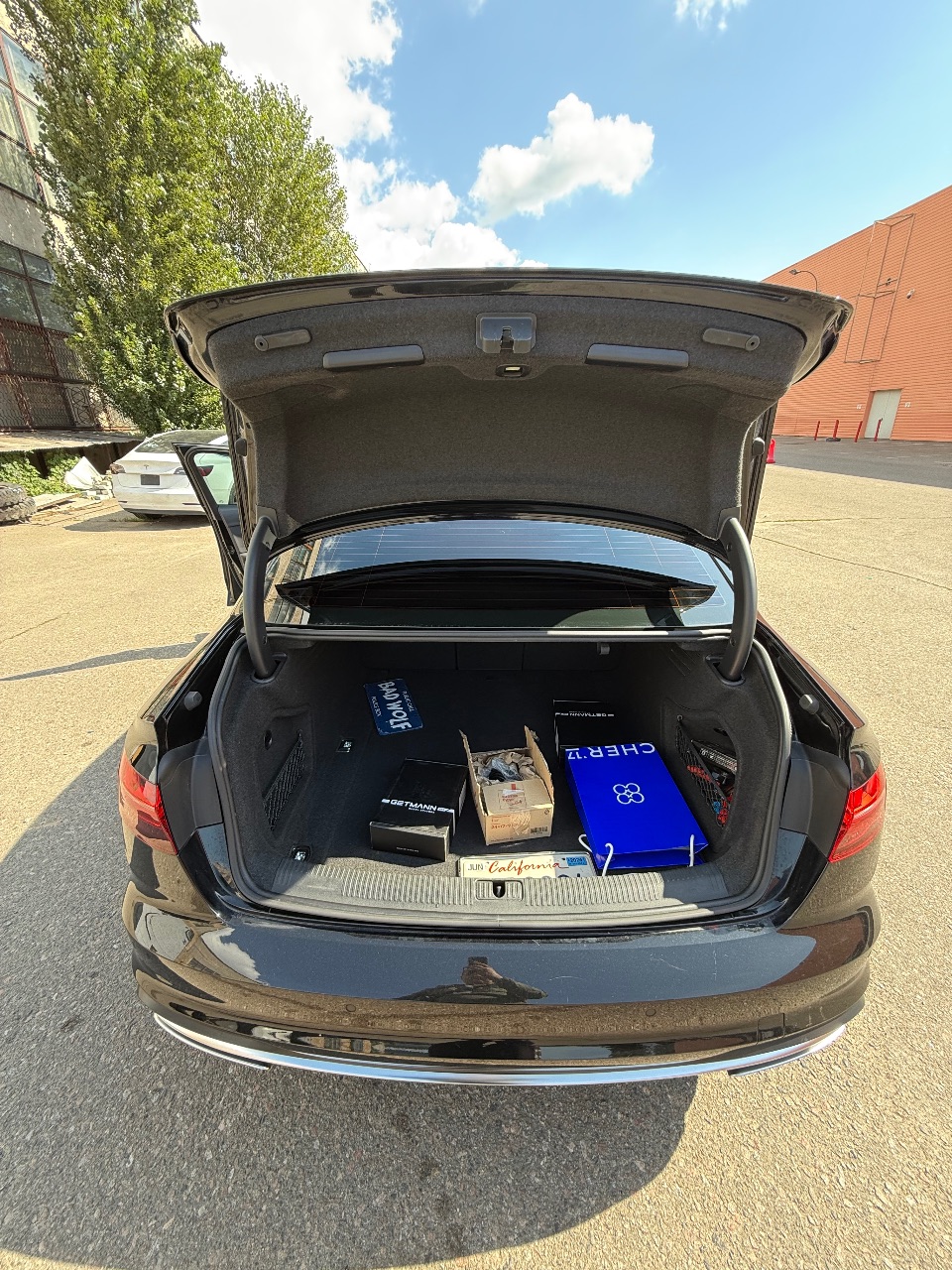 Audi A4 - фото 32