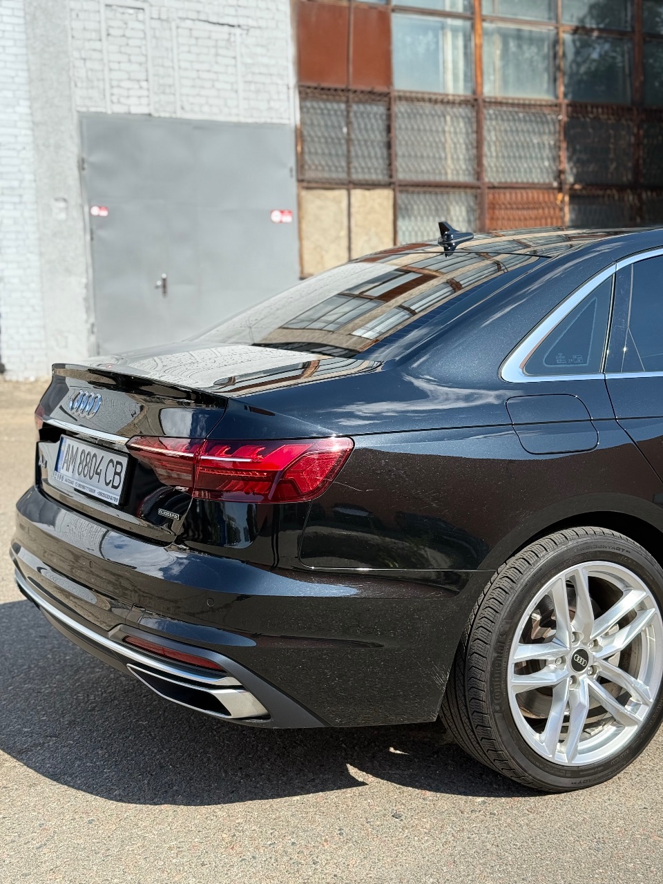 Audi A4 - фото 11