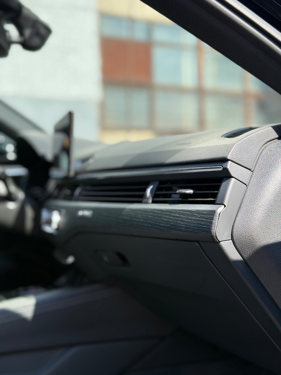 Audi A4 - фото 18