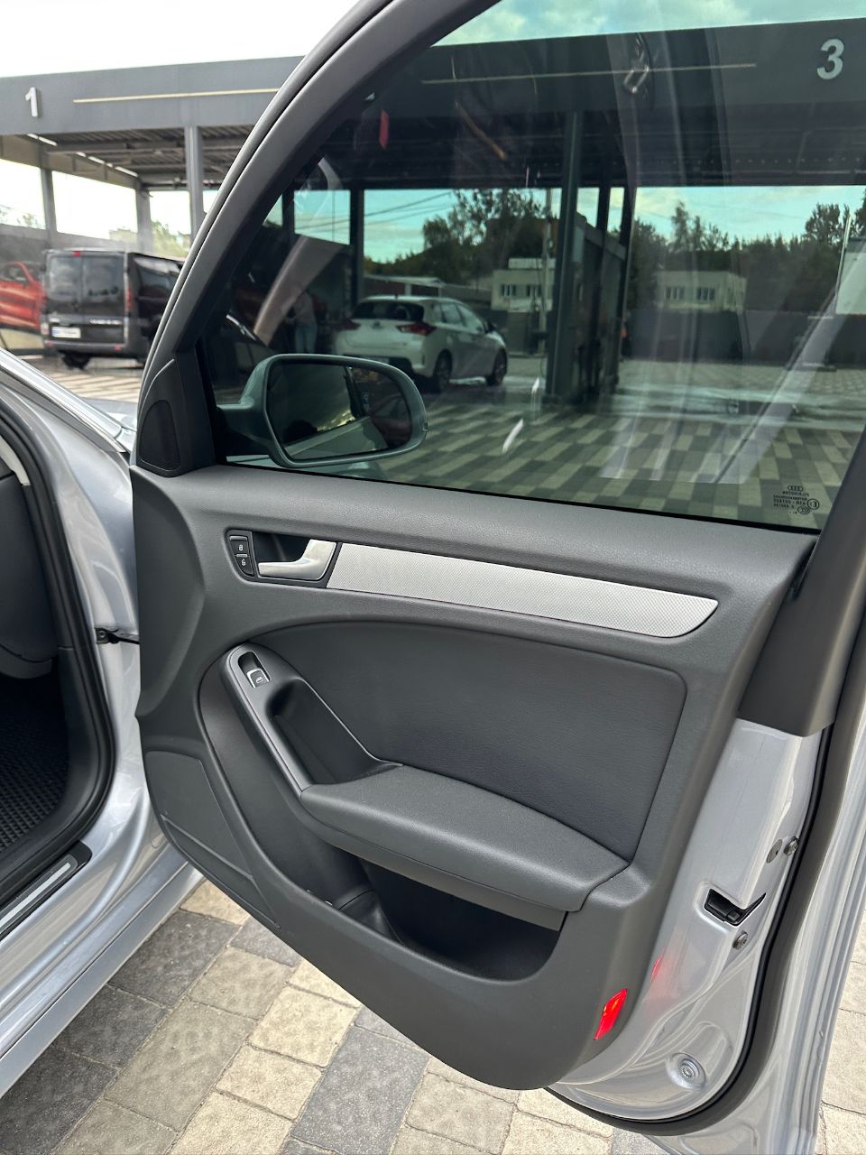 Audi A4 - фото 14