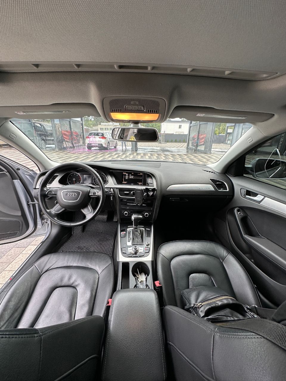 Audi A4 - фото 20