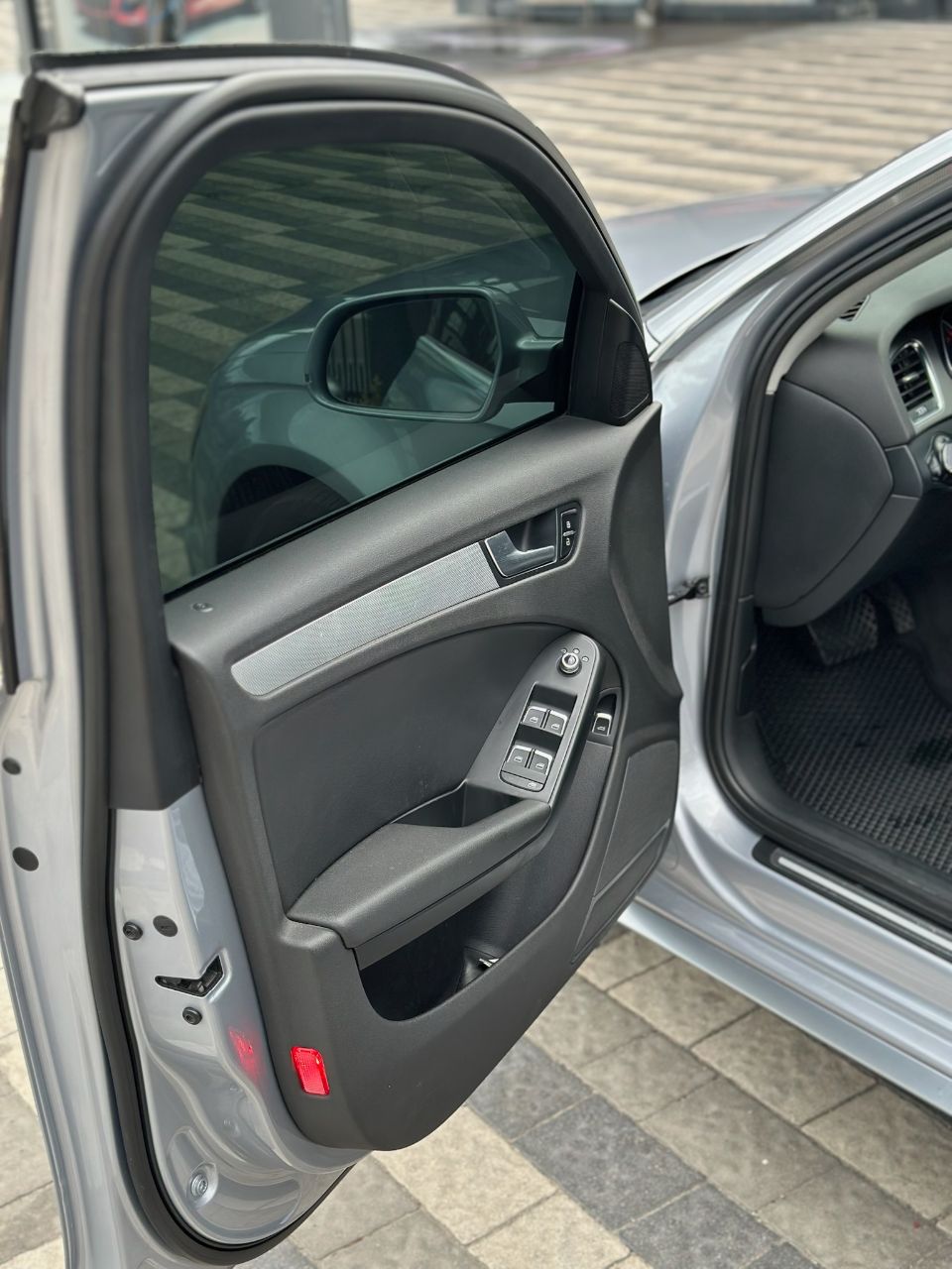 Audi A4 - фото 16