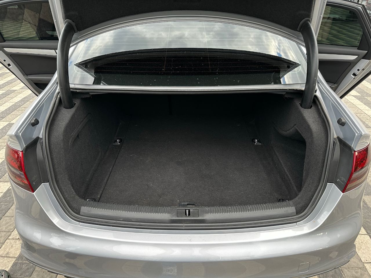 Audi A4 - фото 21