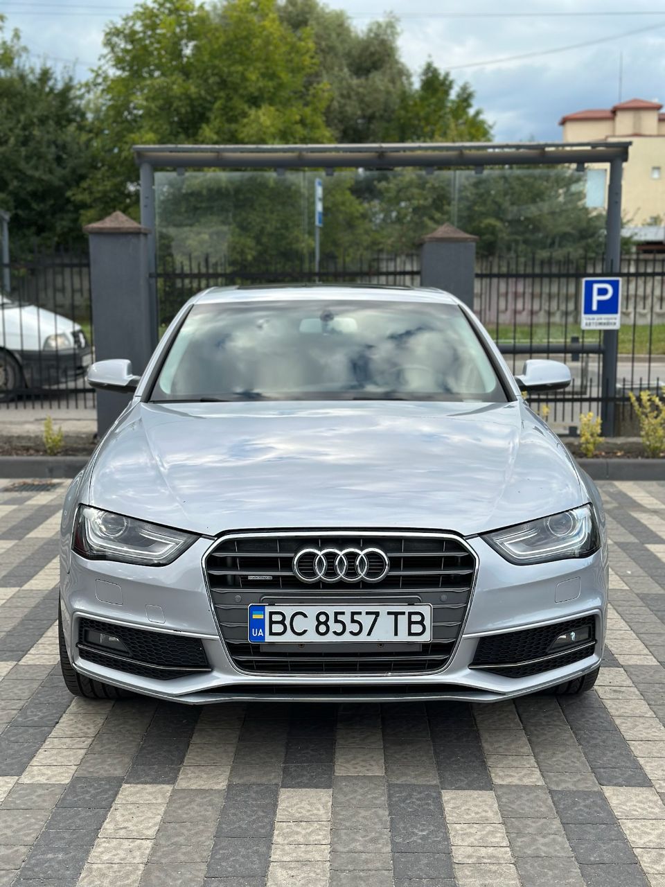 Audi A4 - фото 3